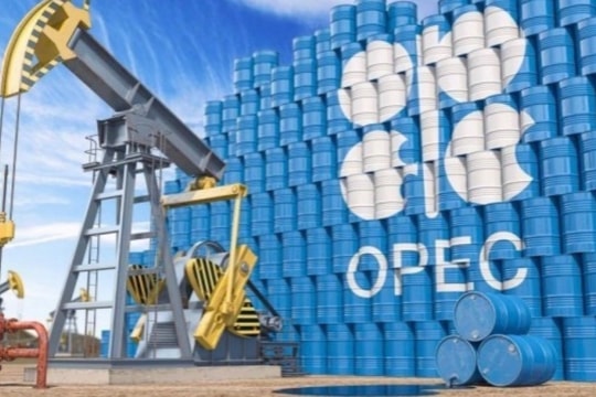 Giá xăng dầu hôm nay 8/8/2025: Giá dầu lao dốc trước thềm cuộc gặp Trump - Putin