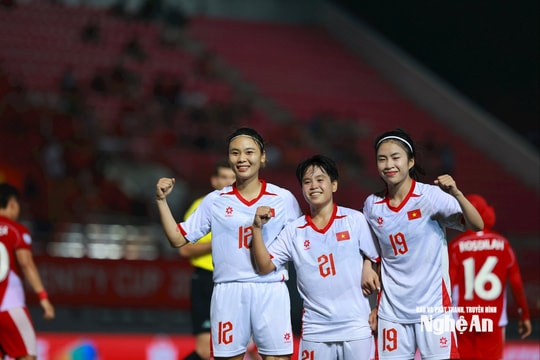 Thắng đậm Indonesia, tuyển nữ Việt Nam giành vé vào bán kết AFF Cup 2025