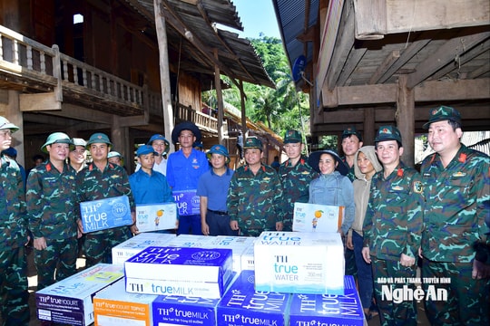 Bộ Tư lệnh Quân khu 4 kiểm tra, động viên các lực lượng tham gia khắc phục hậu quả thiên tai ở miền Tây Nghệ An