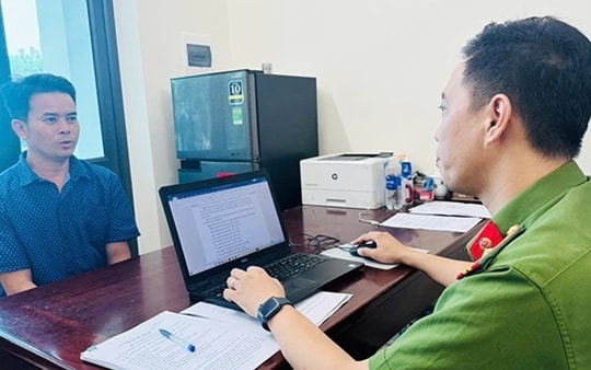 Giao xe máy cho con chưa đủ tuổi, gây tai nạn chết người, hai cha con bị khởi tố