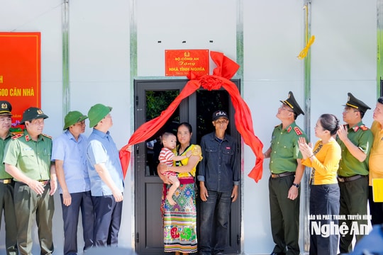 Bộ Công an và tỉnh Nghệ An phát động cao điểm 40 ngày đêm xây dựng nhà, trường học hỗ trợ người dân vùng lũ