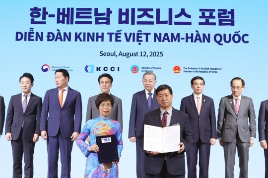 Tổng Bí thư Tô Lâm và Thủ tướng Hàn Quốc chứng kiến Lễ trao thỏa thuận hợp tác