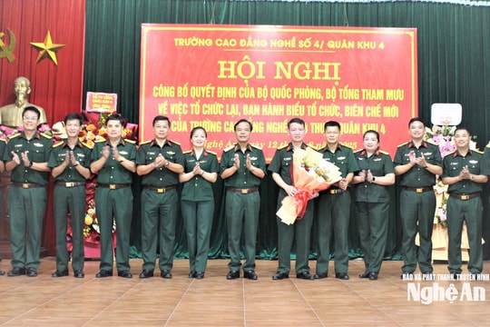 Công bố quyết định tổ chức lại Trường Cao đẳng nghề số 4