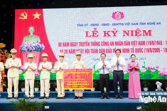Nghệ An trọng thể kỷ niệm 80 năm ngày truyền thống lực lượng CAND và 20 năm ngày hội toàn dân bảo vệ ANTQ