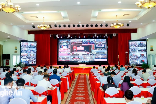 Lãnh đạo toàn diện, thúc đẩy chuyển đổi số trong công tác Đảng