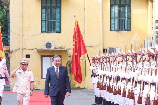 80 năm - Vinh quang Công an nhân dân Việt Nam