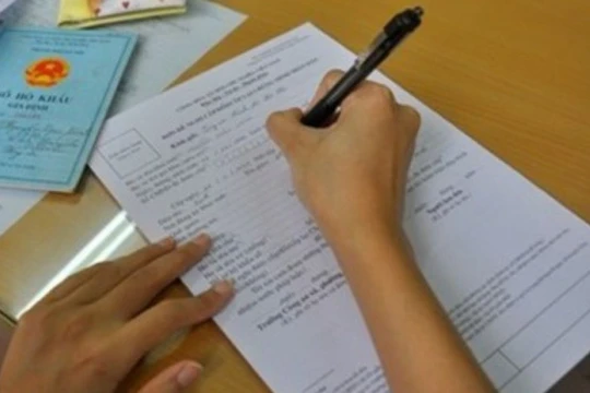 Khai sinh cho con khi chưa đủ tuổi kết hôn có được không?