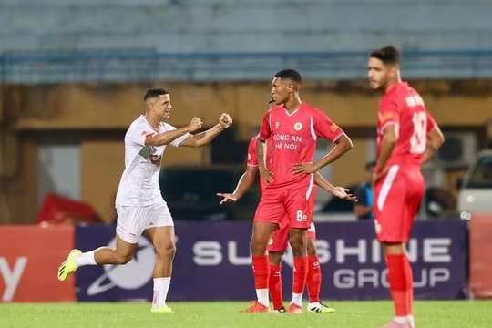 Tiền đạo Brazil gây ấn tượng với bàn thắng đầu tiên tại V.League 2025-2026; Liverpool thắng kịch tính trận khai màn Ngoại hạng Anh