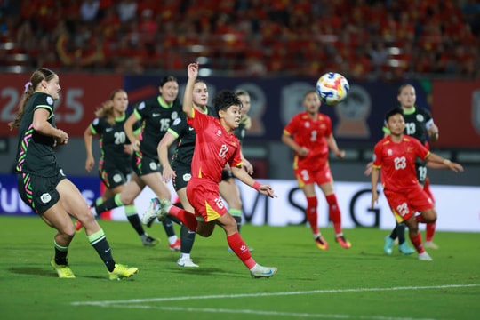 Tuyển nữ Việt Nam thua đáng tiếc Australia; Barca thắng trận mở màn La Liga nhờ trọng tài