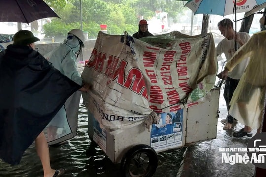 Phố đi bộ Nguyễn Tài: Cư dân chủ động khơi thông dòng chảy, ngăn ngập úng