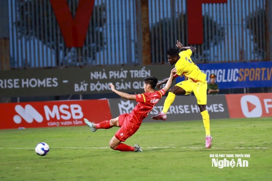 Huấn luyện viên PVF-CAND bật mí đấu pháp giúp đội nhà giành chiến thắng trước Sông Lam Nghệ An