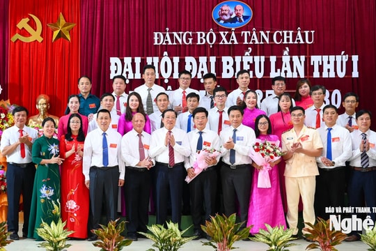 Trưởng Ban Nội chính Trung ương Phan Đình Trạc dự Đại hội Đảng bộ xã Tân Châu