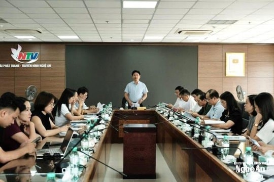 Những người thầm lặng để English Challenge tỏa sáng