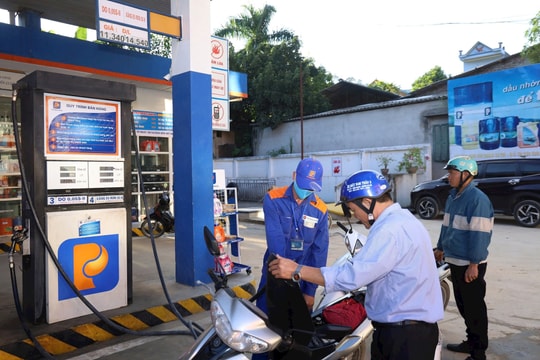 Giá xăng dầu hôm nay 21/8: Giá dầu WTI và Brent 'kẹt' vùng nhạy cảm