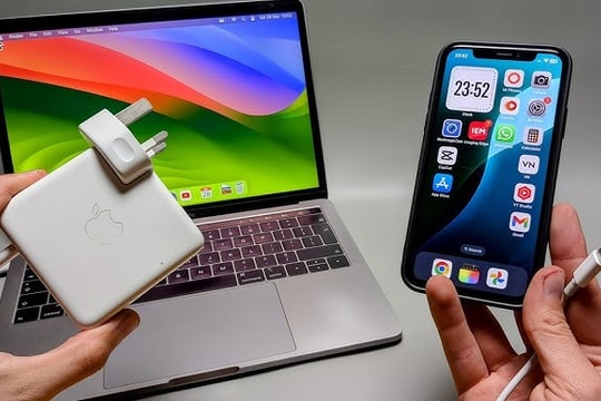 Bạn có thể sử dụng bộ sạc điện thoại để sạc cho laptop không?