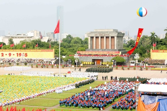 Kinh nghiệm tham quan Quảng trường Ba Đình và xem lễ diễu binh 2/9