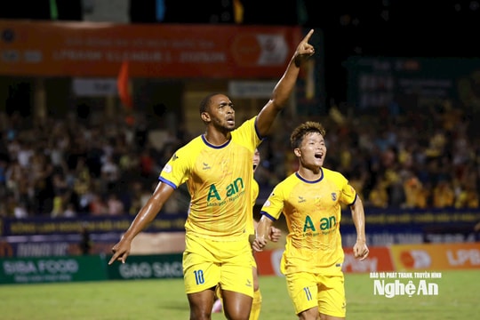 Sông Lam Nghệ An tạo cơn địa chấn khi giành chiến thắng trước nhà đương kim vô địch Thép Xanh Nam Định
