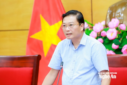 Chủ tịch UBND tỉnh Nghệ An họp khẩn với 130 xã, phường triển khai ứng phó với bão số 5