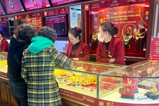 Giá vàng hôm nay 24/8: Giá vàng tăng kỷ lục, vàng trong nước và thế giới đều có đỉnh cao mới