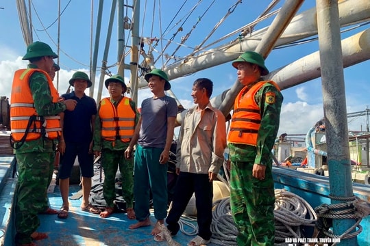 Đồn Biên phòng Quỳnh Phương triển khai nhiều biện pháp hỗ trợ nhân dân ứng phó bão số 5