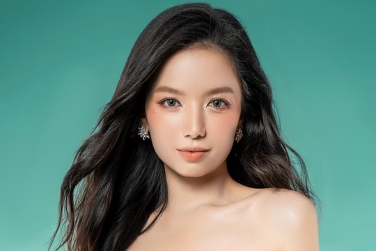 Nhan sắc đời thực trái ngược trên phim của cô lái đò gây sốt trong 'Mưa đỏ'