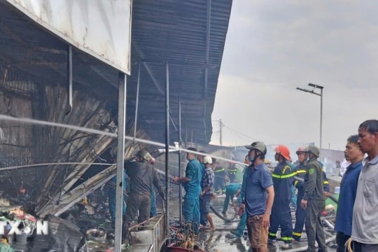 Giữ khẩn cấp nghi phạm gây ra vụ cháy chợ