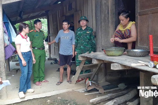 Nhiều xã vùng cao Nghệ An cấp tập họp thôn, bản, lên phương án di dời dân ứng phó bão số 5