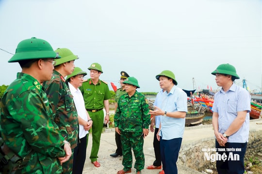 Chủ tịch UBND tỉnh Nghệ An kiểm tra, đôn đốc ứng phó bão số 5 tại cơ sở