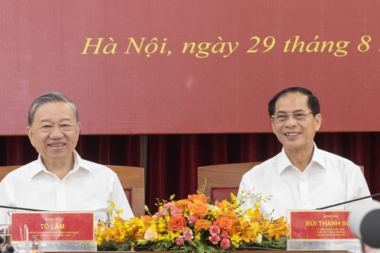 Tổng Bí thư Tô Lâm chúc mừng kỷ niệm 80 năm thành lập ngành Ngoại giao