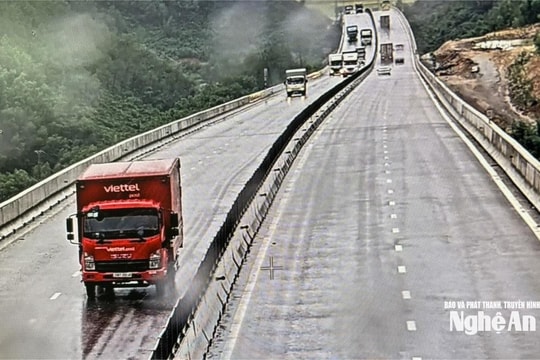 Đã thông xe trên cao tốc Bắc - Nam đoạn qua Nghệ An từ 5h45 sáng 26/8