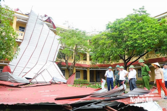 Chủ tịch UBND tỉnh Lê Hồng Vinh kiểm tra thiệt hại do bão số 5 tại các xã Kim Liên, Đô Lương và KCN WHA Industrial Zone Nghệ An