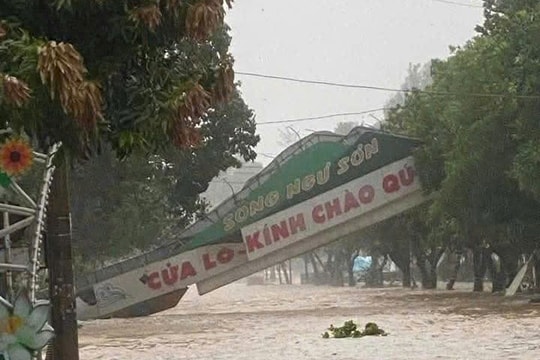 Toàn cảnh thiệt hại sau bão số 5: 3 người chết; 13 người bị thương, hơn 6800 căn nhà tốc mái, hư hỏng