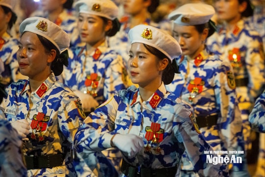 Mãn nhãn đội hình diễu binh uy nghi, bước chân đều tăm tắp trong buổi sơ duyệt cấp Nhà nước