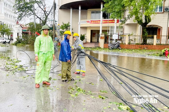 Nghệ An nỗ lực khôi phục hạ tầng viễn thông, đảm bảo kết nối sau bão số 5