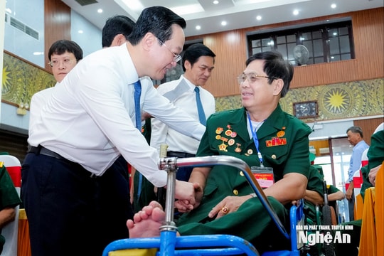 Lãnh đạo tỉnh Nghệ An gặp mặt, tri ân người có công với cách mạng, gia đình chính sách tiêu biểu