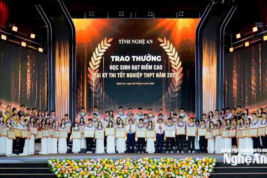 Nghệ An trích gần 3 tỷ đồng khen thưởng các học sinh có thành tích trong năm học 2025 - 2026