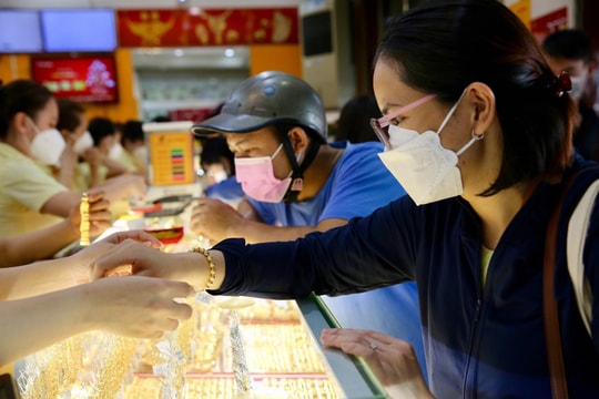 Giá vàng chiều nay 28/8/2025: Tăng liên tục phá kỷ lục