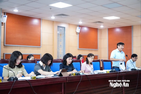 Thẩm tra các dự thảo nghị quyết trình kỳ họp chuyên đề của HĐND tỉnh Nghệ An