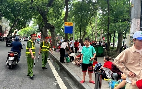 Xử lý nhiều trường hợp lợi dụng xem diễu binh, diễu hành để trục lợi