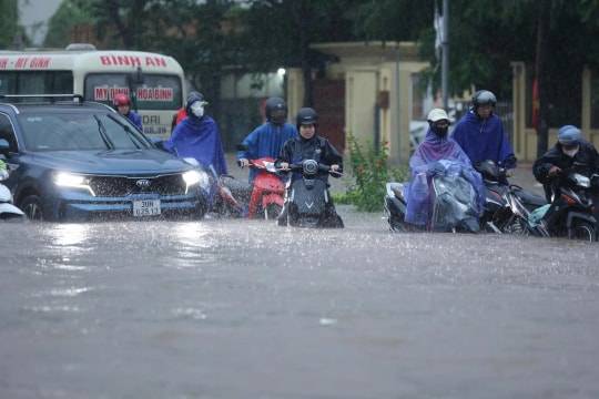 Từ chiều nay 29/8: Hà Nội lại đón đợt mưa dông mạnh