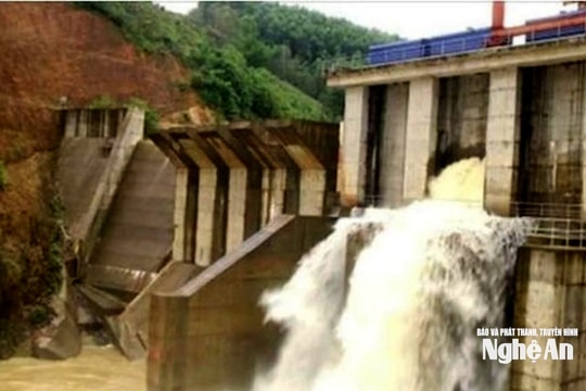 Vận hành xả nước hồ chứa thủy điện Nậm Giải (xã Quế Phong) vào 4h ngày 31/8