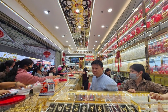 Giá vàng chiều nay 30/8/2025: Chốt tuần ở kỷ lục 130 triệu