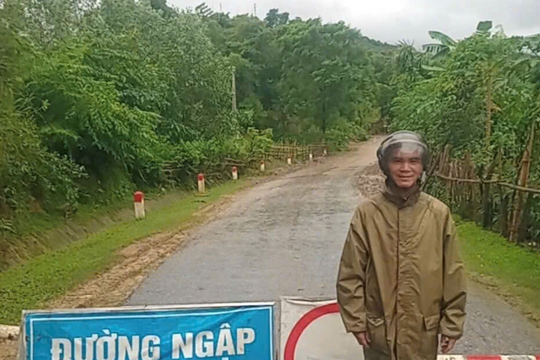Ảnh hưởng bão số 6, hàng loạt tuyến đường ở Nghệ An bị cấm lưu thông do ngập và sạt lở