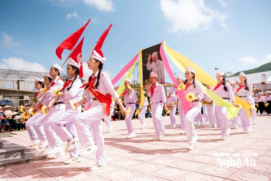 Rộn ràng Hội thi nghi thức Đội mừng ngày Quốc khánh