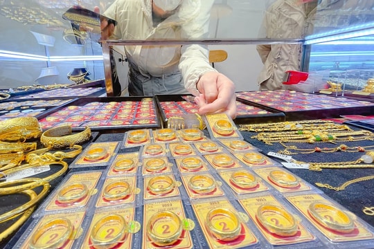 Giá vàng hôm nay 2/9: Giá vàng miếng lên đỉnh mới ngày Quốc khánh, vàng nhẫn và thế giới tăng mạnh