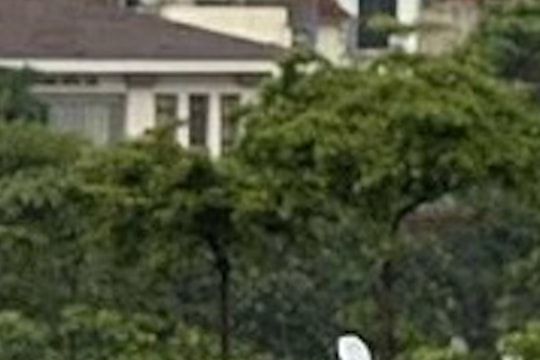 Người phụ nữ đi xe máy nghi bị sét đánh tử vong trên đường đê