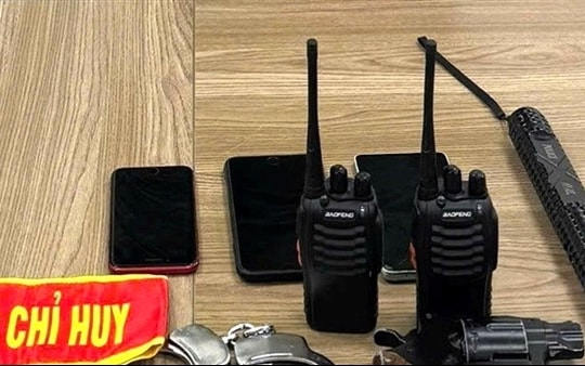 Bắt giữ 2 đối tượng giả danh Cảnh sát hình sự để cướp tài sản