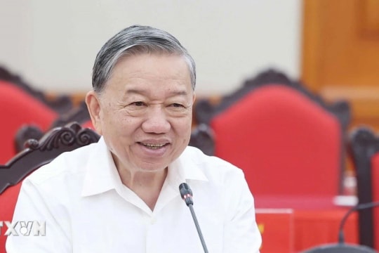 Bộ Chính trị cho ý kiến về công tác chuẩn bị Đại hội Đảng bộ Mặt trận Tổ quốc