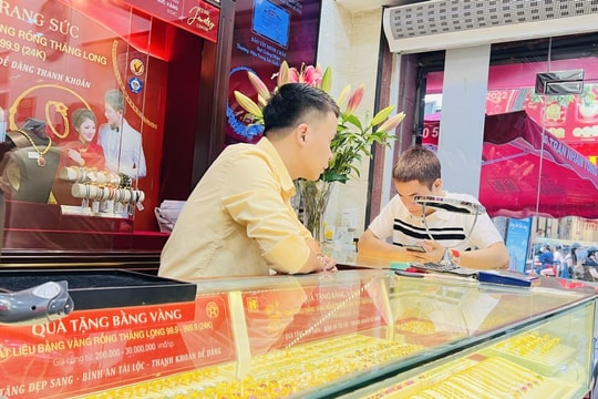 Giá vàng chiều nay 4/9: SJC có kỷ lục mới, thế giới giảm