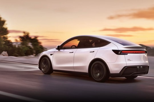 Tesla Model Y 2025 bị thu hồi khẩn vì lỗi phần mềm nguy hiểm